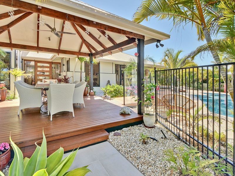 18 Majorca Place, Kawana Island QLD 4575