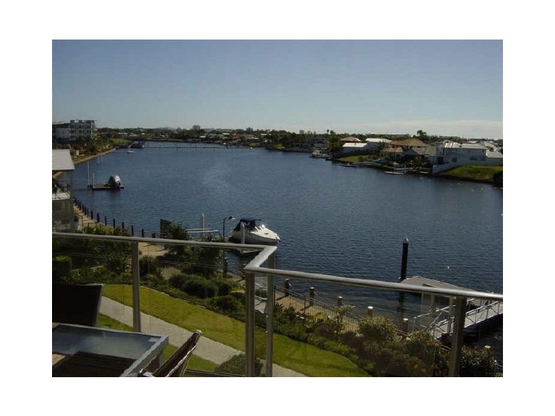 52/7 Grand Parade, Kawana Island QLD 4575