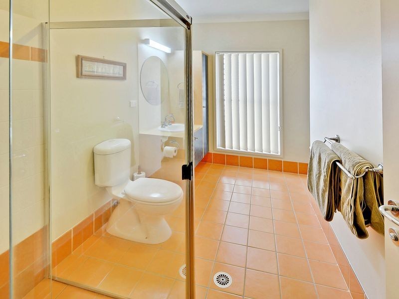 123/2 Grand Pde, Kawana Island QLD 4575