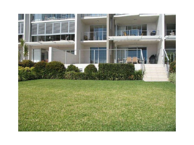 4/7 Grand Pde, Kawana Island QLD 4575