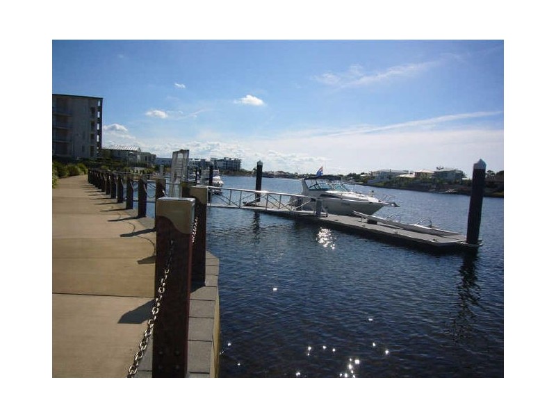 19/7 Grand Pde, Kawana Island QLD 4575