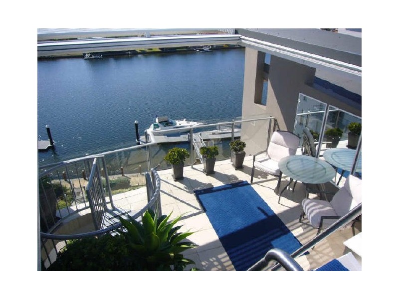 19/7 Grand Pde, Kawana Island QLD 4575