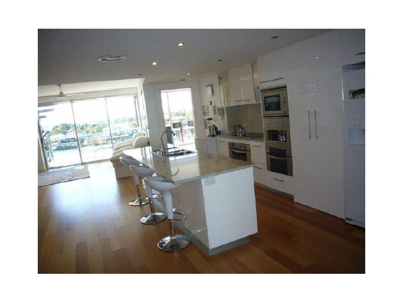 19/7 Grand Pde, Kawana Island QLD 4575