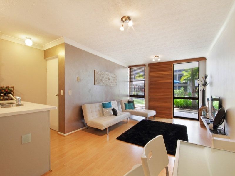 3 / 274 Alexandra Parade, Alexandra Headland QLD 4572
