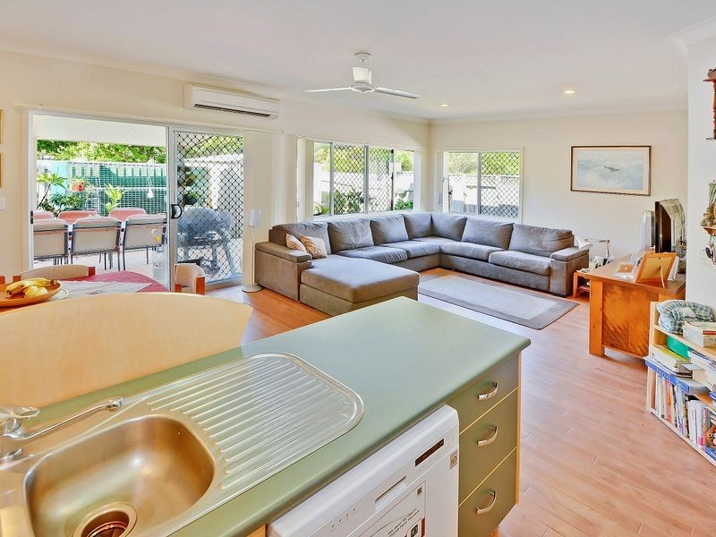 123/2 Grand Pde, Kawana Island QLD 4575