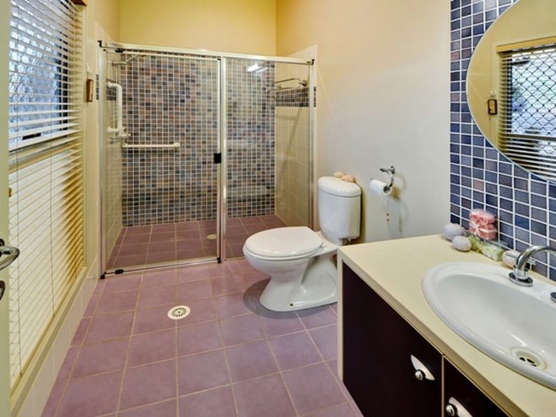 70/2 Grand Pde, Kawana Island QLD 4575