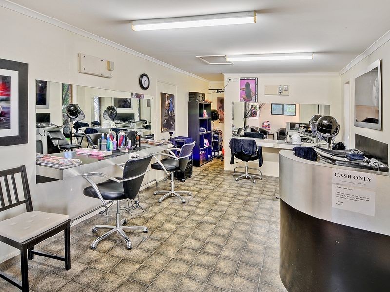 227 Nicklin Way, Warana QLD 4575