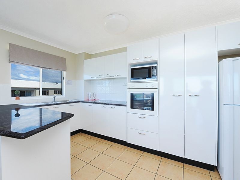 1/7 Golden Beach Espanlade, Golden Beach QLD 4551