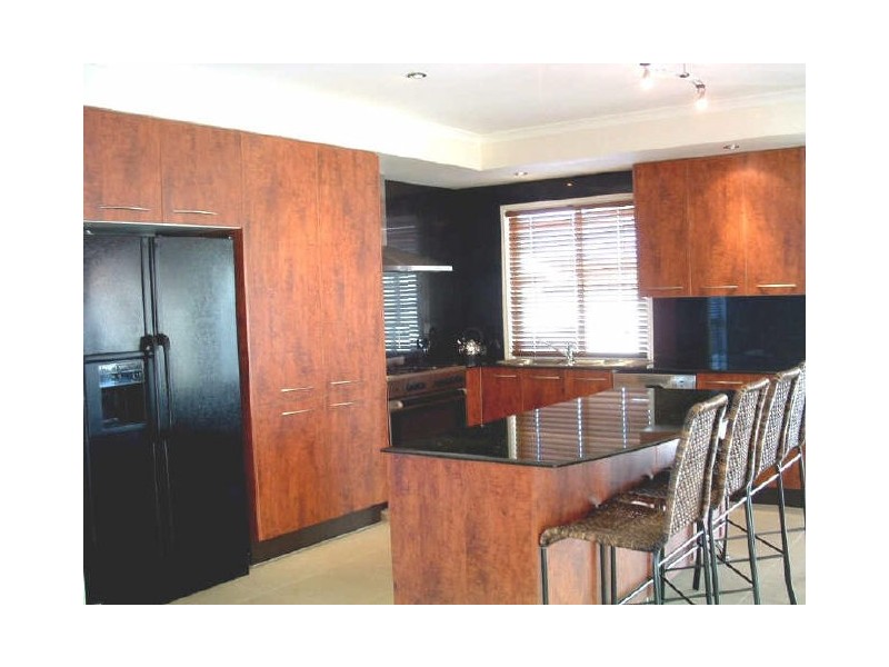 1 Molokai Lane, Kawana Island QLD 4575