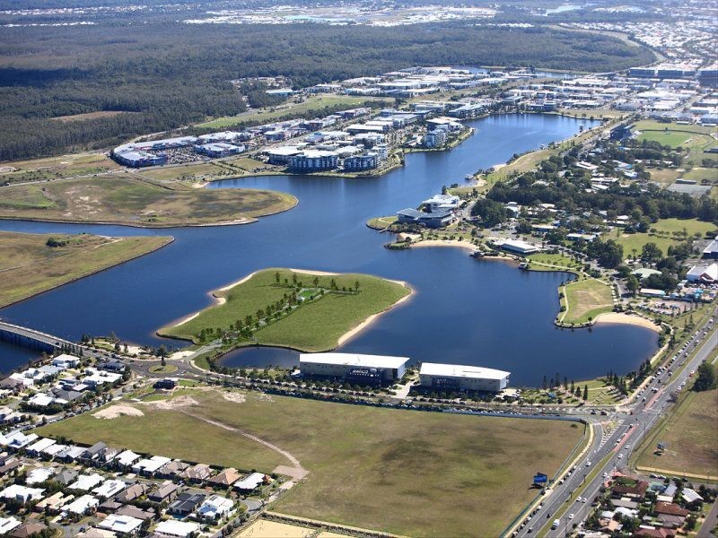 Entrance I Lake Kawana Boulevard, Birtinya QLD 4575
