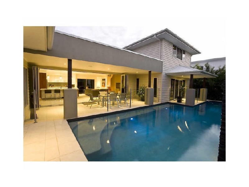 10 Cuba Crt, Kawana Island QLD 4575