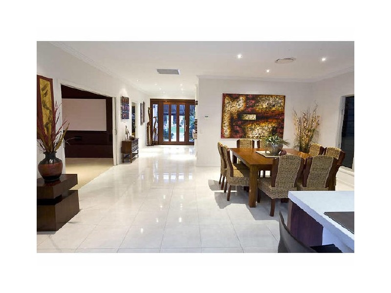 10 Cuba Crt, Kawana Island QLD 4575