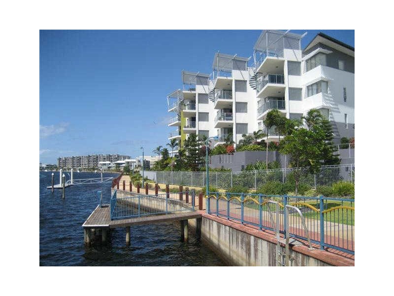 4/51 Grand Parade, Kawana Island QLD 4575