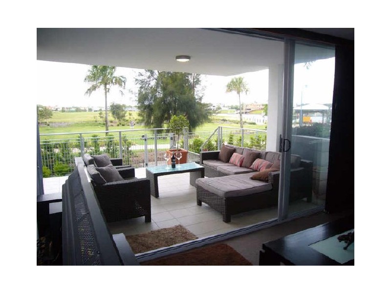 4/51 Grand Parade, Kawana Island QLD 4575