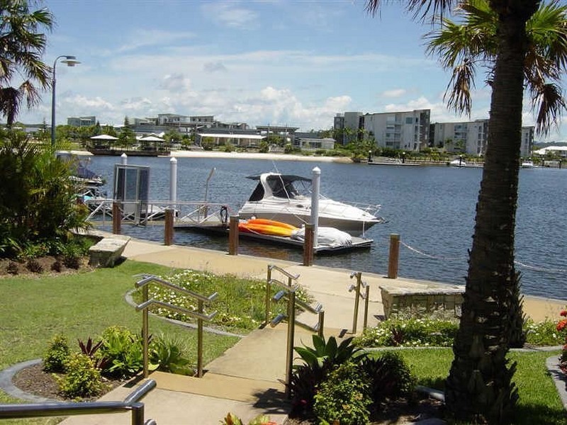 16 Cayman Place, Kawana Island QLD 4575