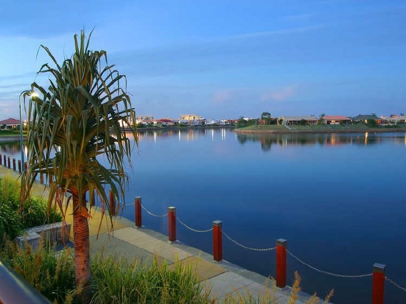 16 Cayman Place, Kawana Island QLD 4575