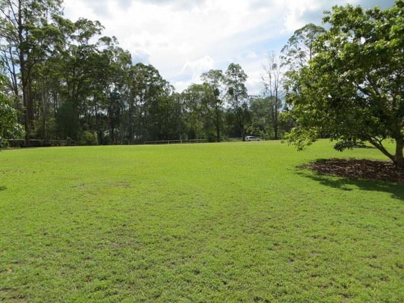 15 Hamilton Close, Mooloolah Valley QLD 4553