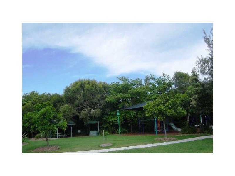 32 Lapoinya Cr, Warana QLD 4575