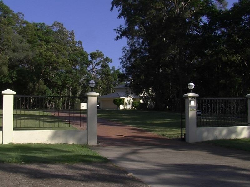 54 Marjorie Buckler Avenue, Redland Bay QLD 4165