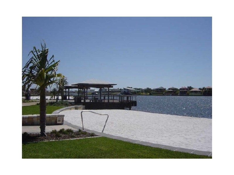 Units 1 & 2/126 Grand Pde, Kawana Island QLD 4575