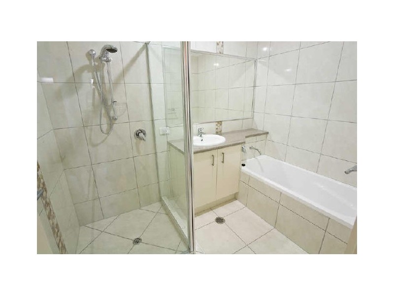 Units 1 & 2/126 Grand Pde, Kawana Island QLD 4575