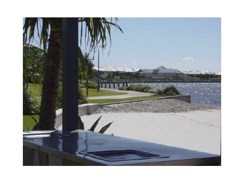 Units 1 & 2/126 Grand Pde, Kawana Island QLD 4575