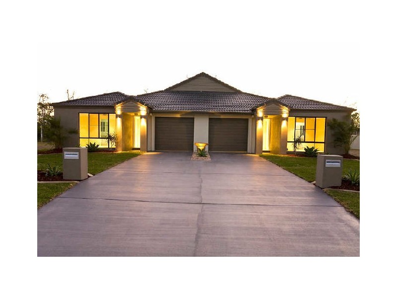 Units 1 & 2/126 Grand Pde, Kawana Island QLD 4575