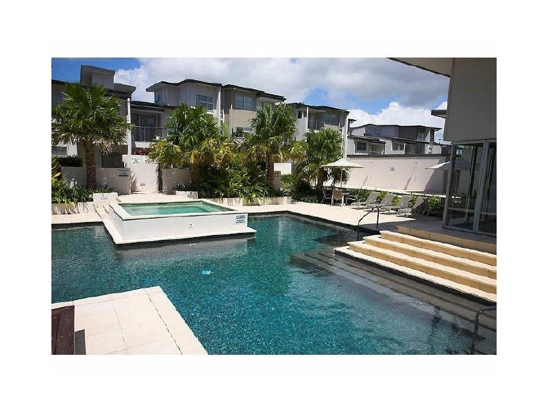 11/7 Grand Pde, Kawana Island QLD 4575