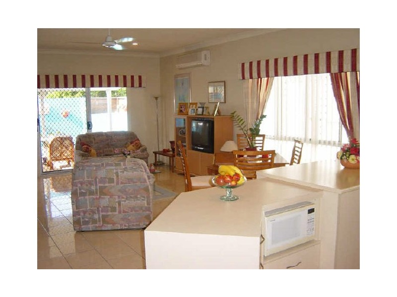 65/2 Grand Pde, Kawana Island QLD 4575