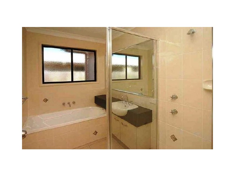 2/1 Flores St, Kawana Island QLD 4575