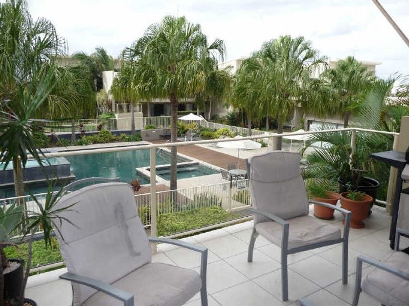 27/1 Grenada Way, Kawana Island QLD 4575