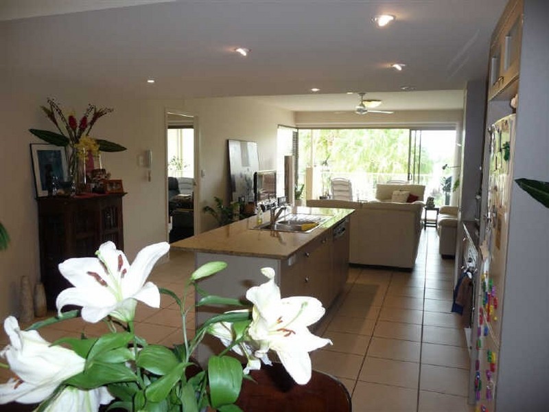 27/1 Grenada Way, Kawana Island QLD 4575