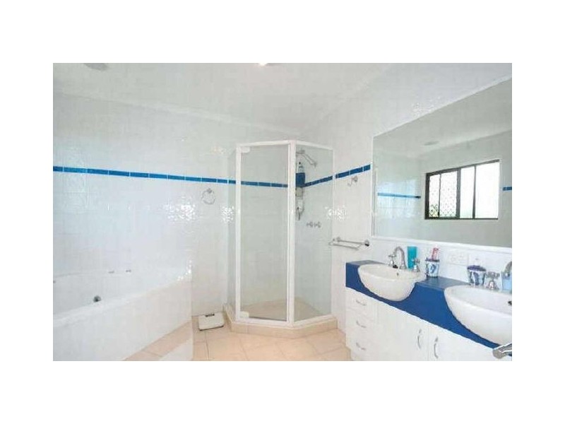 19 Bluebird Pde, Bokarina QLD 4575
