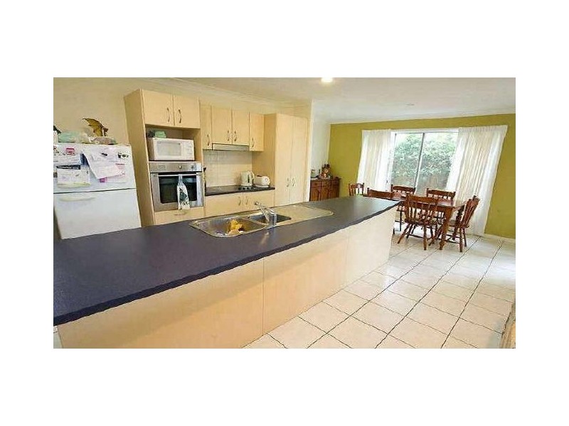 2 Rinca Pl, Kawana Island QLD 4575