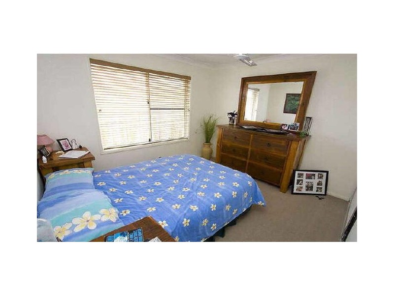 2 Rinca Pl, Kawana Island QLD 4575