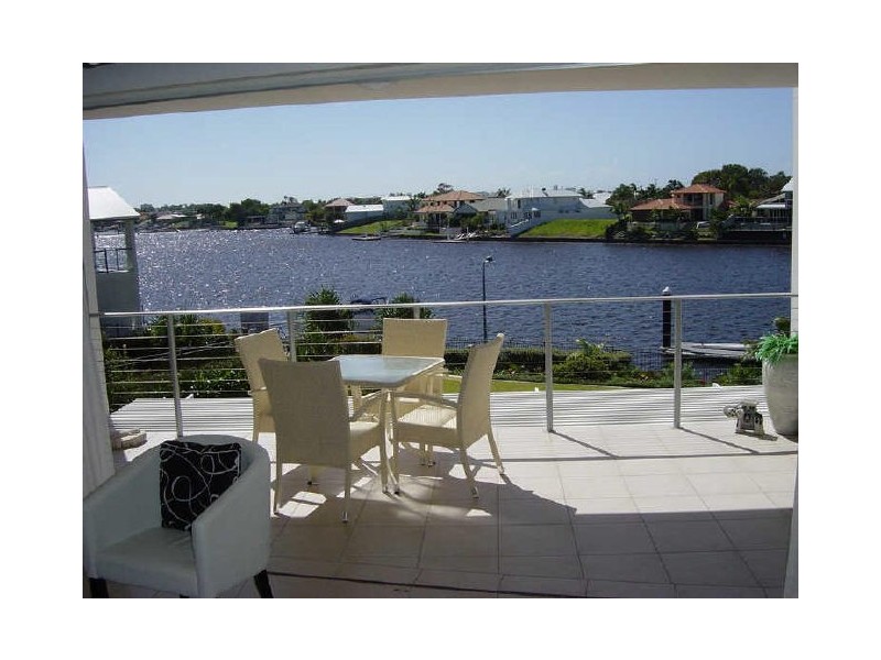 48/7 Grand Parade, Kawana Island QLD 4575