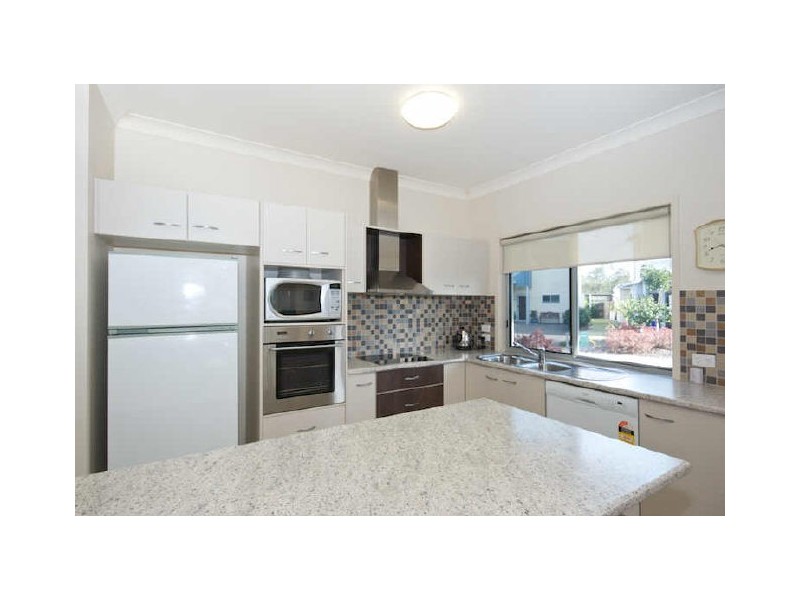 7/239 Kawana Way, Kawana Island QLD 4575