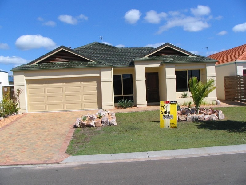 5 Sardinia Pl, Kawana Island QLD 4575