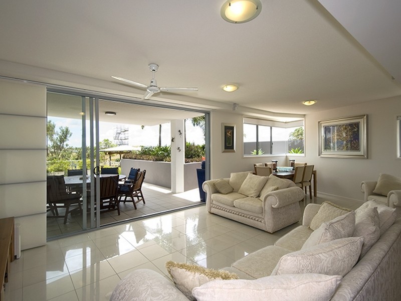 6/51 Grand Pde, Kawana Island QLD 4575