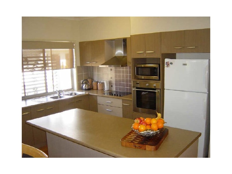 3/239 Kawana Way, Kawana Island QLD 4575