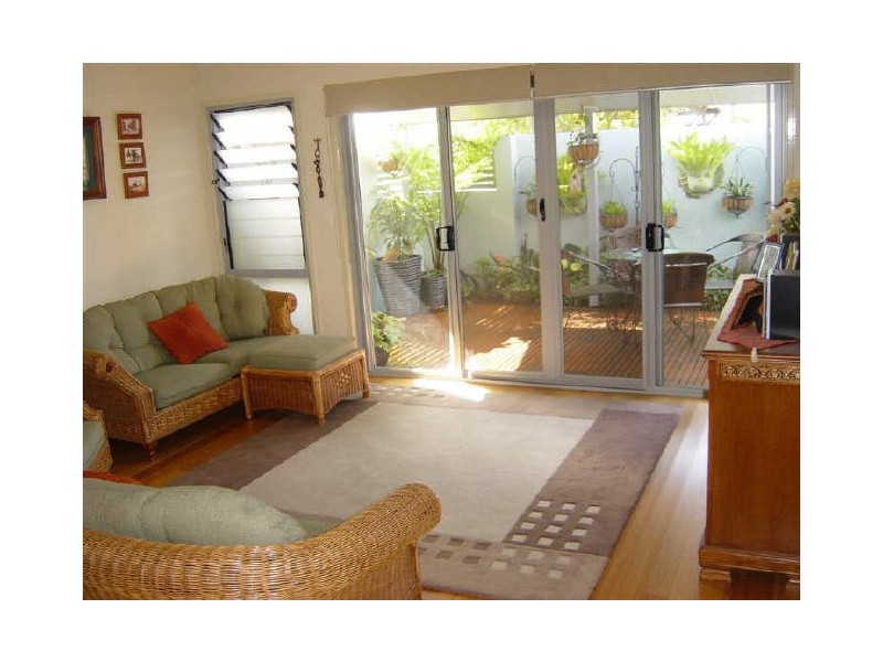 3/239 Kawana Way, Kawana Island QLD 4575