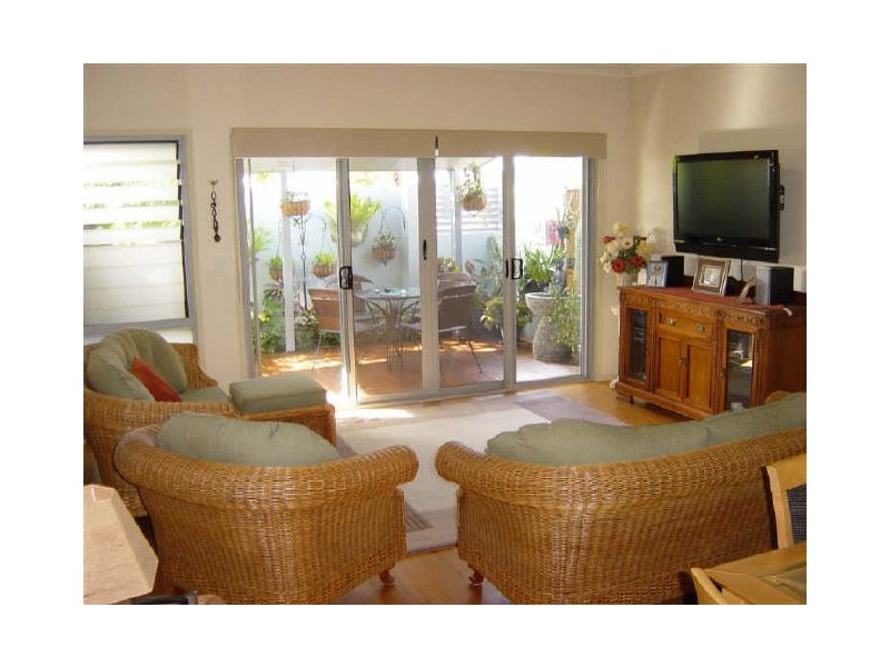 3/239 Kawana Way, Kawana Island QLD 4575