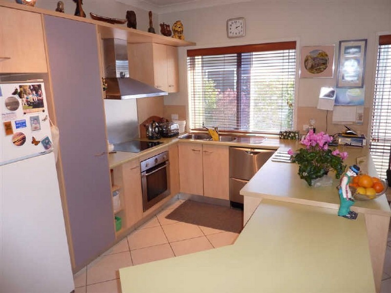 77/2 Grand Pde, Kawana Island QLD 4575