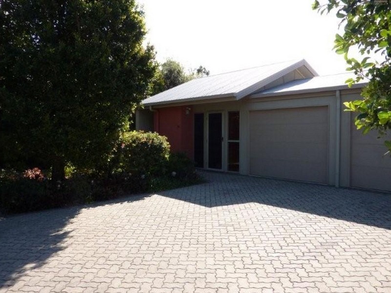 70/2 Grand Pde, Kawana Island QLD 4575