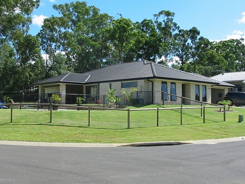 1 Teneale Place, Glass House Mountains QLD 4518