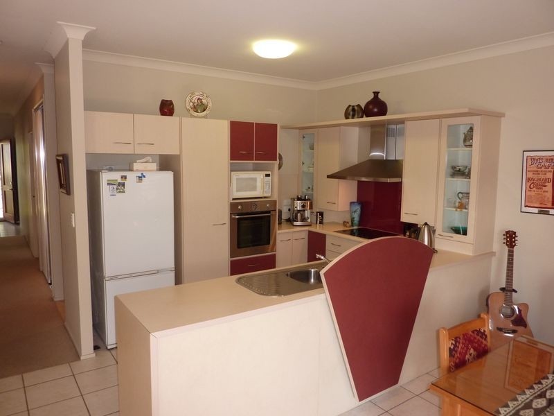 163/2 Grand Pde, Kawana Island QLD 4575