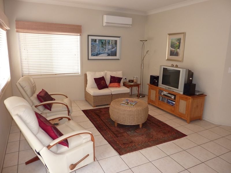 163/2 Grand Pde, Kawana Island QLD 4575