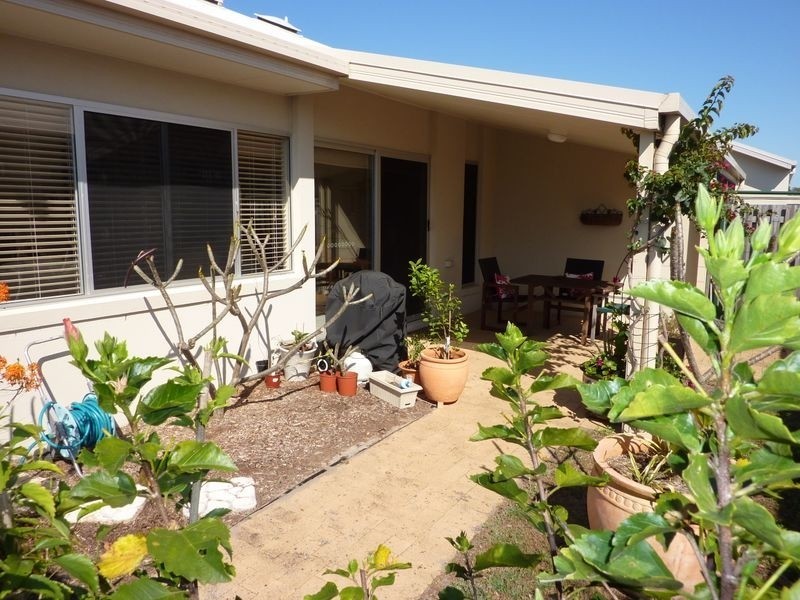 163/2 Grand Pde, Kawana Island QLD 4575