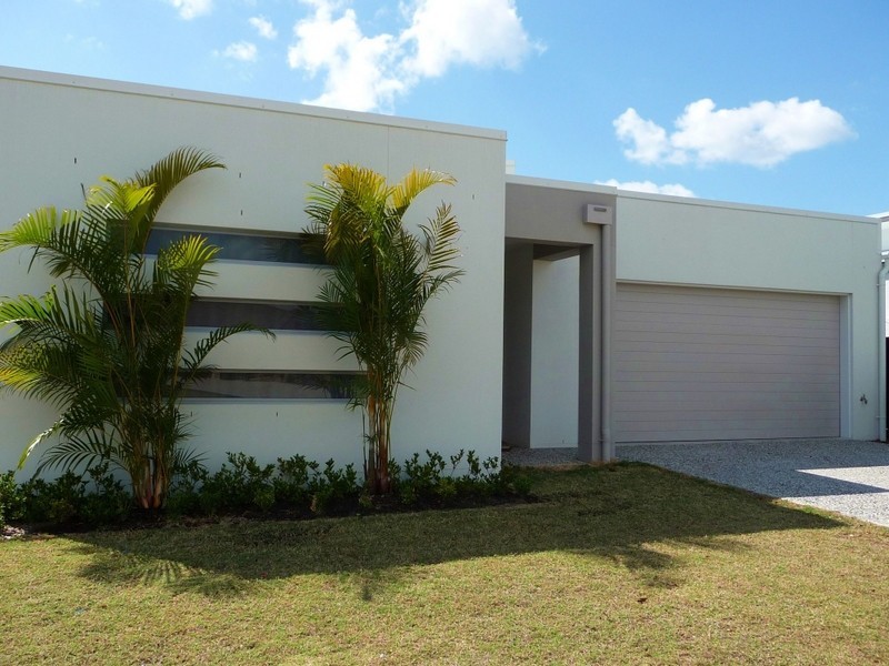 12 Andrew Avenue, Little Mountain QLD 4551