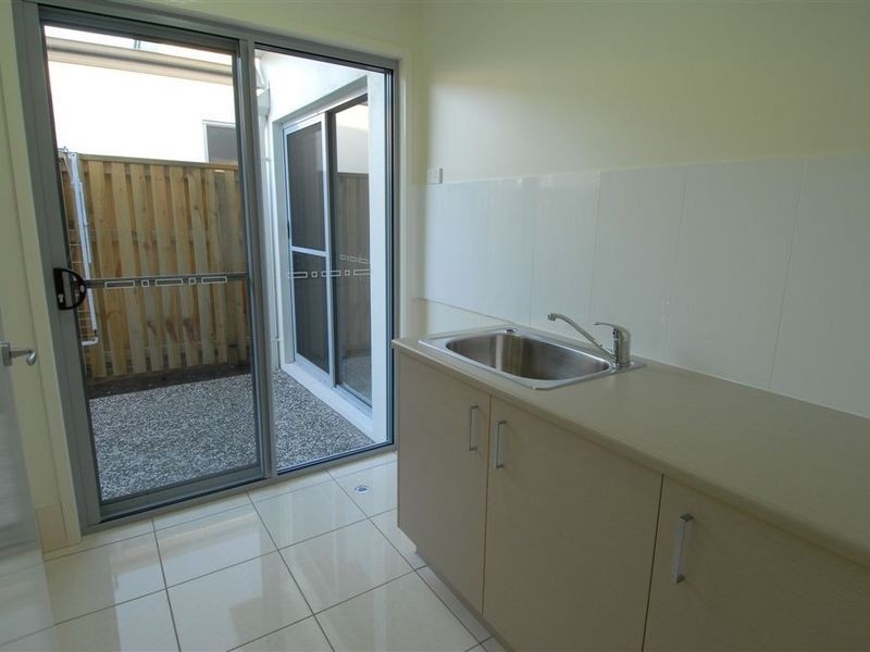 12 Andrew Avenue, Little Mountain QLD 4551